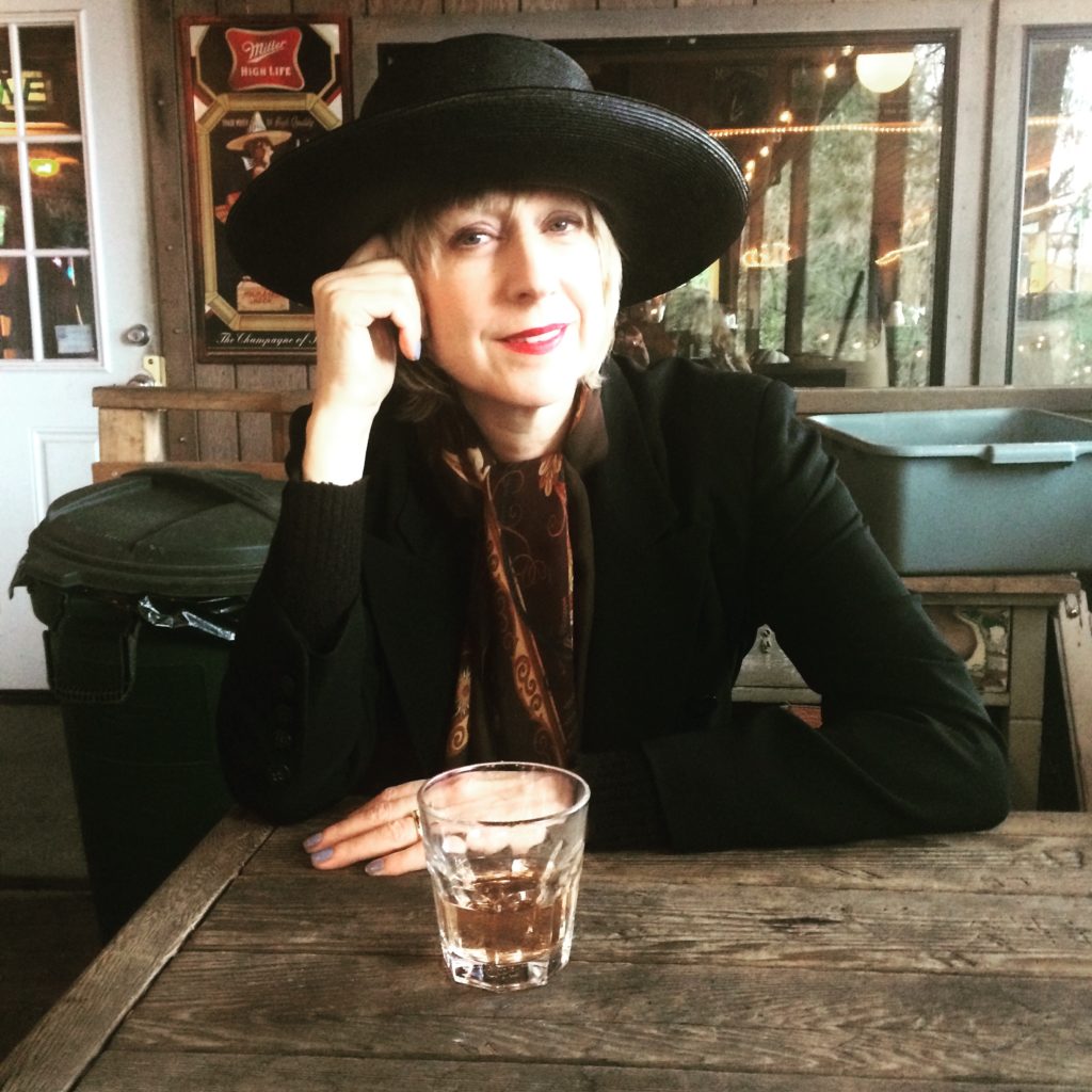 Meet the artist : Eva Lake