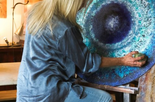 La peintre Christine Meyer – reconnue pour l’originalité du travail de matière La peintre Christine Meyer – reconnue pour l’originalité du travail de matière