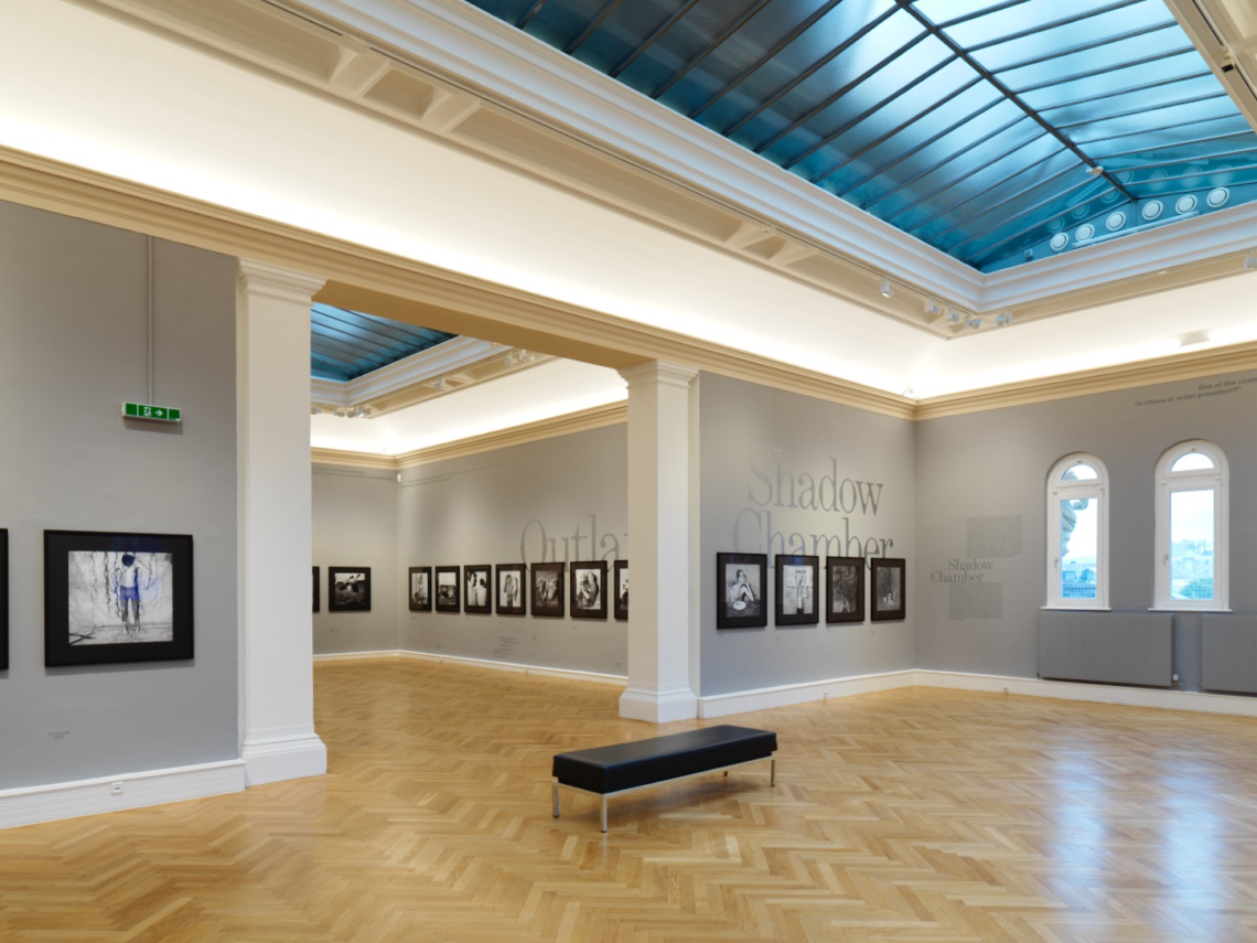 Singulart Künstler in öffentlichen Museen
