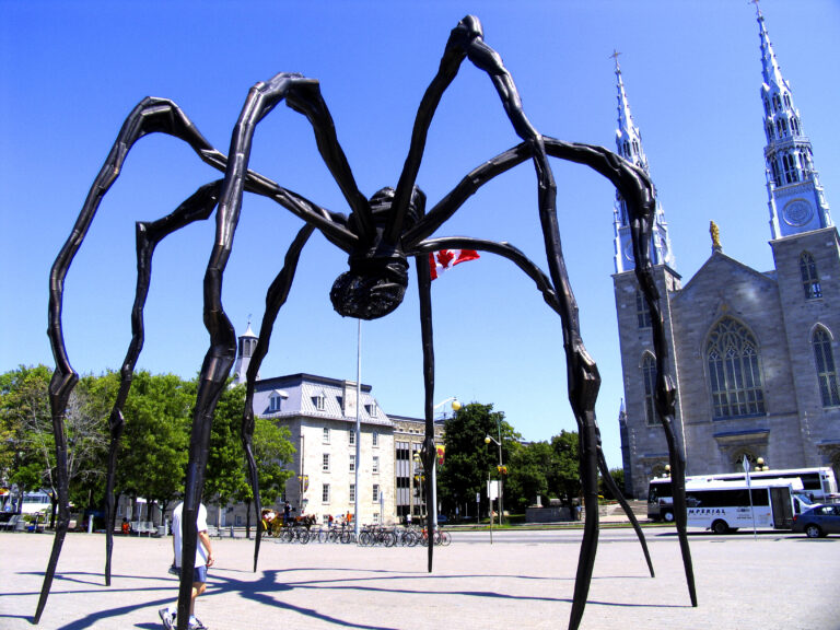 Explorer Maman de Louise Bourgeois