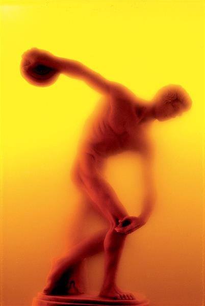 Erforschen Sie „Piss Discus“ von Andres Serrano