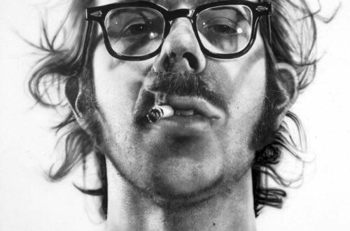La Mirada Cautivadora del Gran Autorretrato de Chuck Close