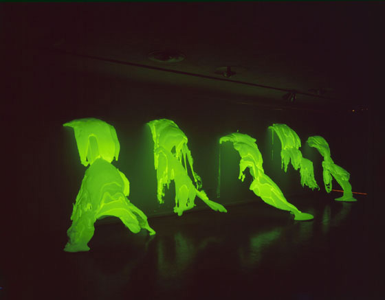 Svelare l’Enigma: Phantom di Lynda Benglis