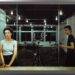 Image pour Femmes de Jeff Wall : Un Mélange d&rsquo;Art et de Critique