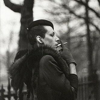 Esplorare “Ivy Wearing a Fall, Boston” di Nan Goldin