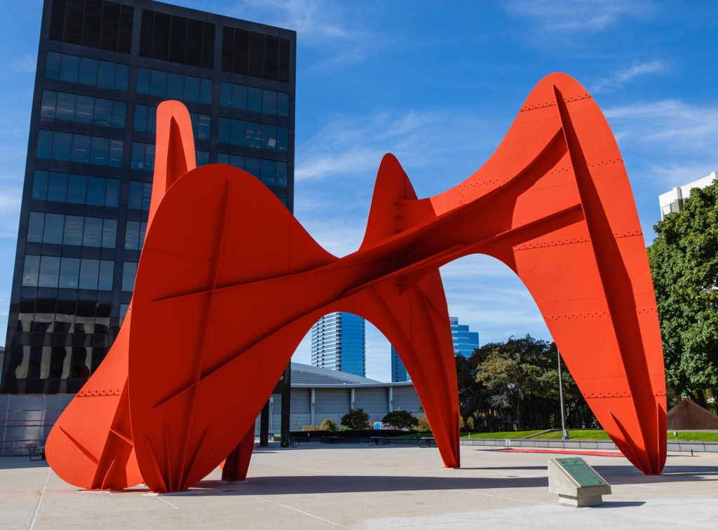 Entdecken Sie die „La Grand Vitesse“ von Alexander Calder