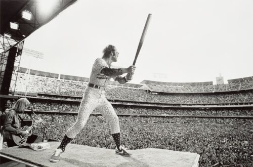 Elton John, Dodger Stadium por Terry O’Neill en la Galería Destacada