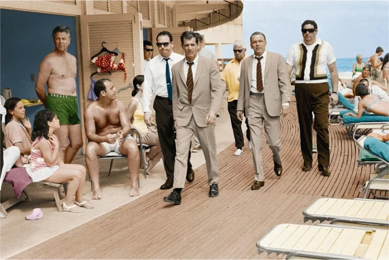 Art Insight: Terry O’Neill’s Frank Sinatra on the Boardwalk