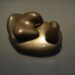 Erkunden Sie „Skulptur, die im Wald verloren gehen soll“ von Jean Arp
