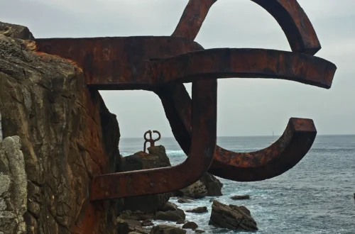 Art Insight: Comb of the Wind by Eduardo Chillida