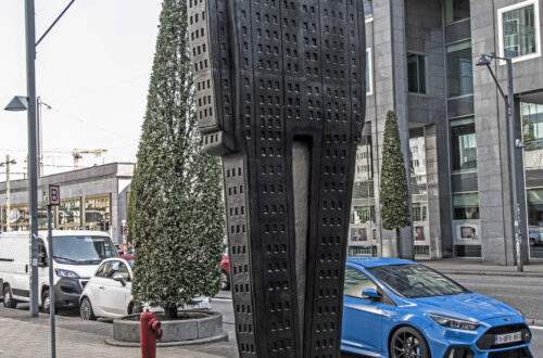 Exploring La ville en Marche by Jean Michel Folon