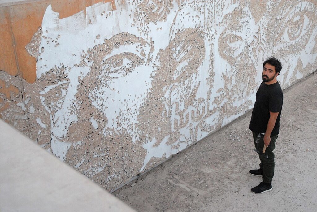 Vhils