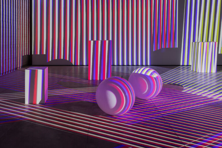 Perspectiva artística: Chromointerférence de Carlos Cruz-Diez