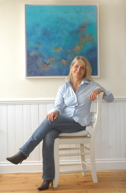 Laure Bury: «Transmitir luz, alegría y amor» a través del arte