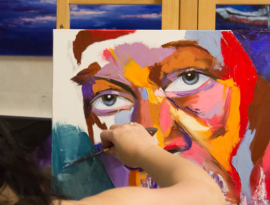 Lana Frey in de studio: Morgan Freeman's portrait in progress