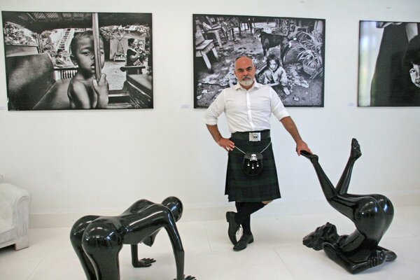 Grégory Herpe im Studio: Pendant son exposition à la CASTANG ART PROJECT Gallerie, en 2017