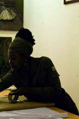 Diéynabou S. Baldé Lewrou dans le studio