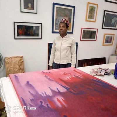 Diéynabou S. Baldé Lewrou dans le studio