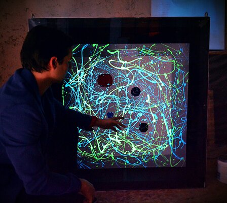 Alessio Luzzi in de studio