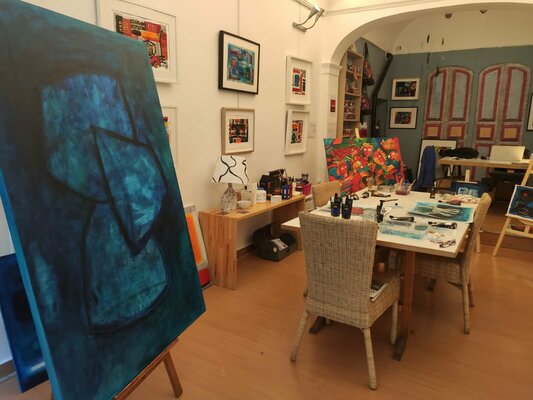 Thia Path in the Studio: Immersa nei colori, il mio mondo...