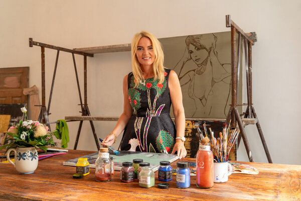 Sylvia Vandermeer in de studio: Sylvia Vandermeer im Atelier auf Rügen, Foto Rieco Käske, Photohaus Knospe Sellin