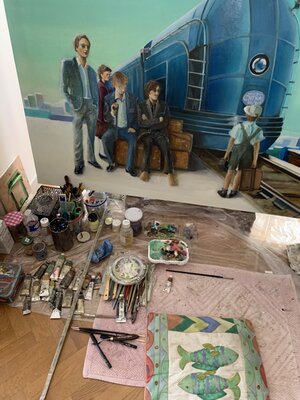 Lisbeth Buonanno en el estudio: Photo atelier séchage des toiles et travail au sol des oeuvres. L'artiste peint la plupart du temps agenouillé sur ce coussin qui la suit partout