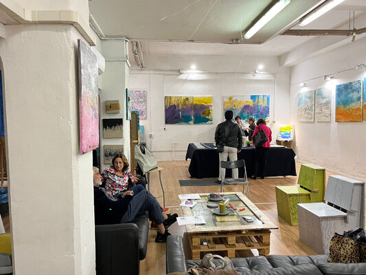 Giusy Lauriola im Studio: Amici a studio