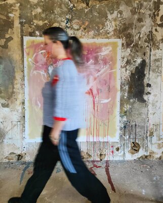 Emily Starck in the Studio: l'Artiste - Atelier Emily STARCK