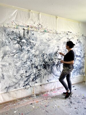 Maria Bevilacqua-Fischer in the Studio: Studio - artwork in XXL-size:  150 x 300 cm  - "che mistero è la vita" - available