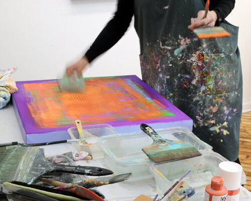Katherine Evans in de studio