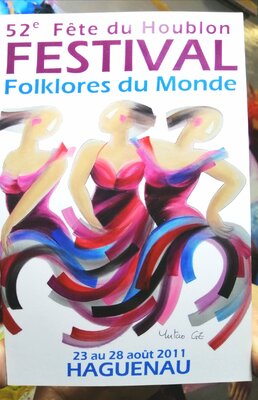 Yutao Ge im Studio: J'ai crée le Logo et l'Affiche du festival ville de Haguenau avec ma peinture