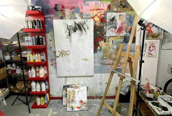 Bruno Vázquez in the Studio