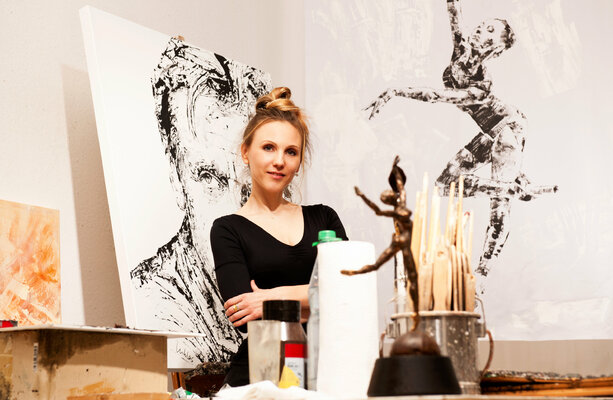 Sarah Jil Niklas en el estudio: im Atelier