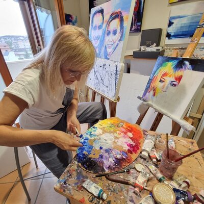 Assunta Cassa im Studio: The studio is chaos and energy. The painting is where that energy takes shape.