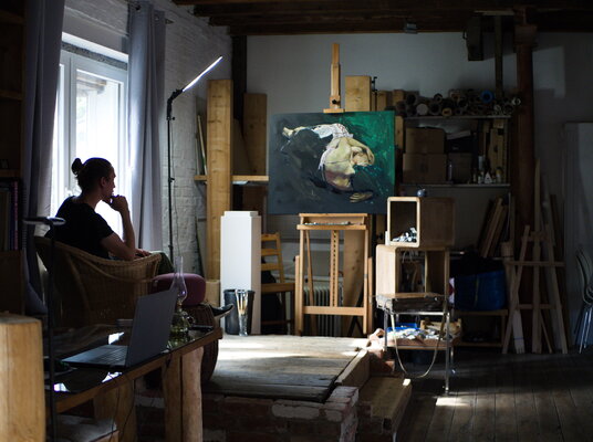 Oleksii Gnievyshev nello studio