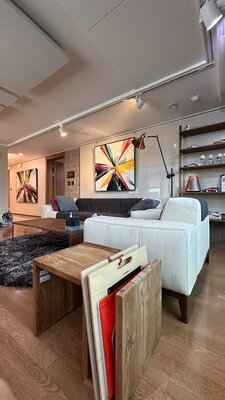 Min seok Kang en el estudio: Meeting Room