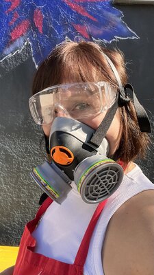 Lana Ritter im Studio: Working on the first street art work