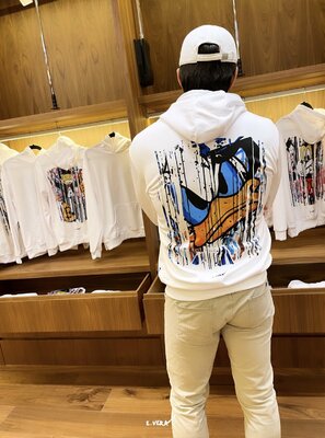 Esteban Vera dans le studio