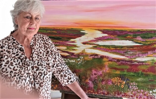 Ans Duin nello studio: At an exhibition with one of my landscape paintings named "Painting the summerblues".. Sold in Amsterdam.