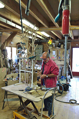Marc Laffolay en el estudio: Dans l'ayelier sculpture - In the sculpture studio
