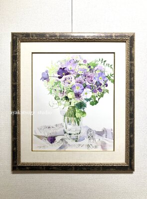 Ayako Tsuge nello studio: 額装された水彩画