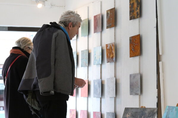 Ulea Wesemeyer im Studio: Ausstellung Einfach mal machen, Salon Nina Nollen, Ahrensburg