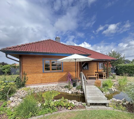 Ulea Wesemeyer im Studio: Atelier und Galerie Haferkamp 3, 23883 Sterley