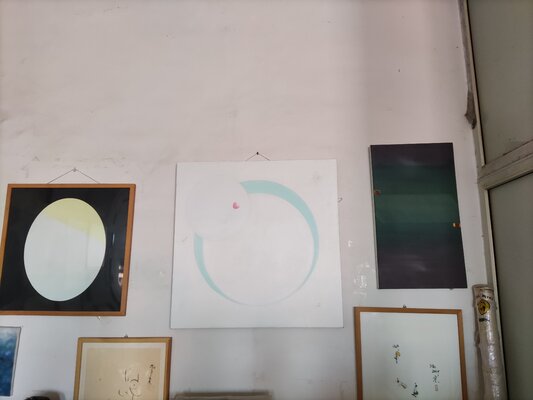 Min Zou en el estudio