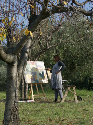 Katia Demyanova in de studio: Io dipingo en pleine air in Italia vicino a casa mia.