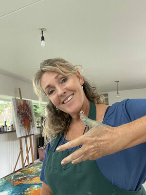 Ilona Hendriks nello studio