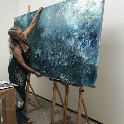 Ilona Hendriks nello studio