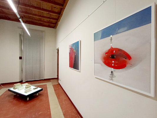 Carlo Olper nello studio: 2024 Mostra Visual Connections - Independent Artists Gallery - Villa Brentano - Busto Garolfo - Milano