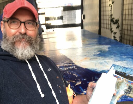 Javier Santana dans le studio