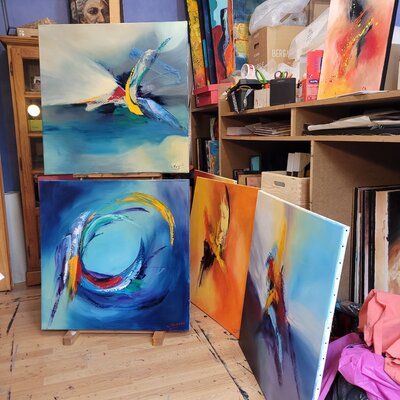 Catherine Pugeat in the Studio: Dans l'atelier...